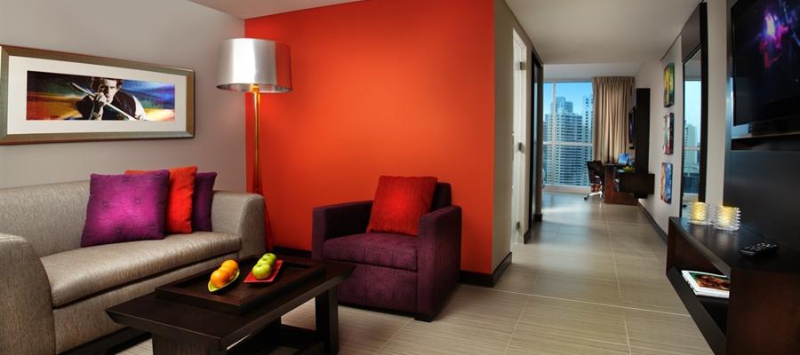 Megapolis Hotel Panama Luaran gambar A suite at the hotel