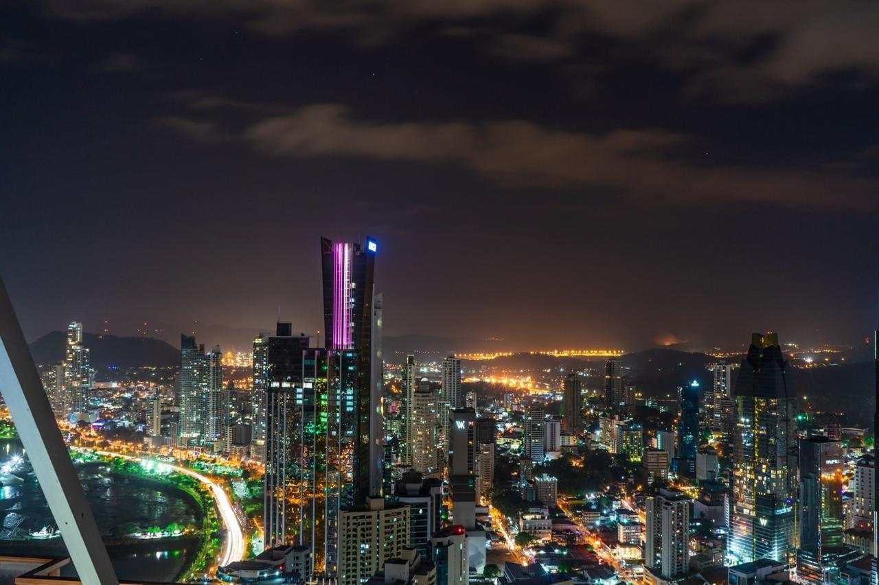 Megapolis Hotel Panama Luaran gambar Panama City skyline at night